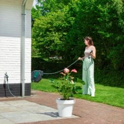 VONROC Automatische Slanghaspel – Incl. 25m Tuinslang, Aansluitslang, Spuitstuk, Koppelingen & Kraanaansluiting 13 VONROC Automatische Slanghaspel – Incl. 25m Tuinslang, Aansluitslang, Spuitstuk, Koppelingen & Kraanaansluiting -Gardena Winkel 1200x1200 441