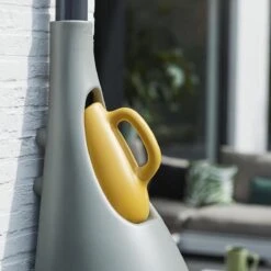 Elho Pure Raindrop 70L - Geel/Oker -Gardena Winkel 1200x1200 460