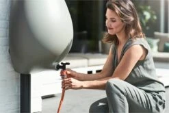 Elho Pure Raindrop 70L - Geel/Oker -Gardena Winkel 1200x800 126