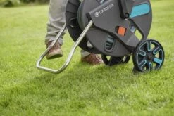 GARDENA - AquaRoll L CleverRoll L Easy Set Slangenwagen - Maximaal 50 Meter - Verstelbare Handgreep 13 GARDENA - AquaRoll L CleverRoll L Easy Set Slangenwagen - Maximaal 50 Meter - Verstelbare Handgreep -Gardena Winkel 1200x800 137