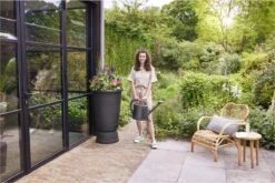 Elho Green Basics Regenton Plus 105 - Regenton Voor Kweken En Oogsten - Ø 58.4 X H 80.4 Cm - Zwart/Living Black -Gardena Winkel 1200x801 3