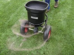 Kreator KRTGR9005 Strooiwagen - 300 Tot 370 Cm Strooibreedte - 23 Liter -Gardena Winkel 1200x900 11