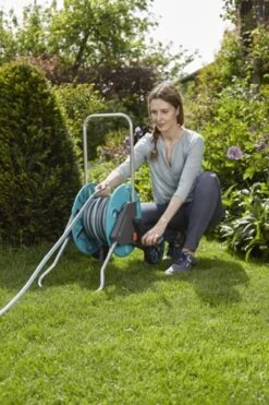 GARDENA - AquaRoll CleverRoll S Set Slangenwagen - Incl. 20 M Slang - Maximaal 40 M Opbergcapaciteit -Gardena Winkel 798x1200 2