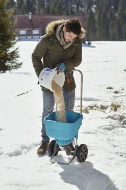 GARDENA Strooiwagen XL Strooikar - 800m2 - 18 Liter -Gardena Winkel 799x1200 2